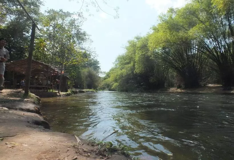 ホテル Baan Pennee