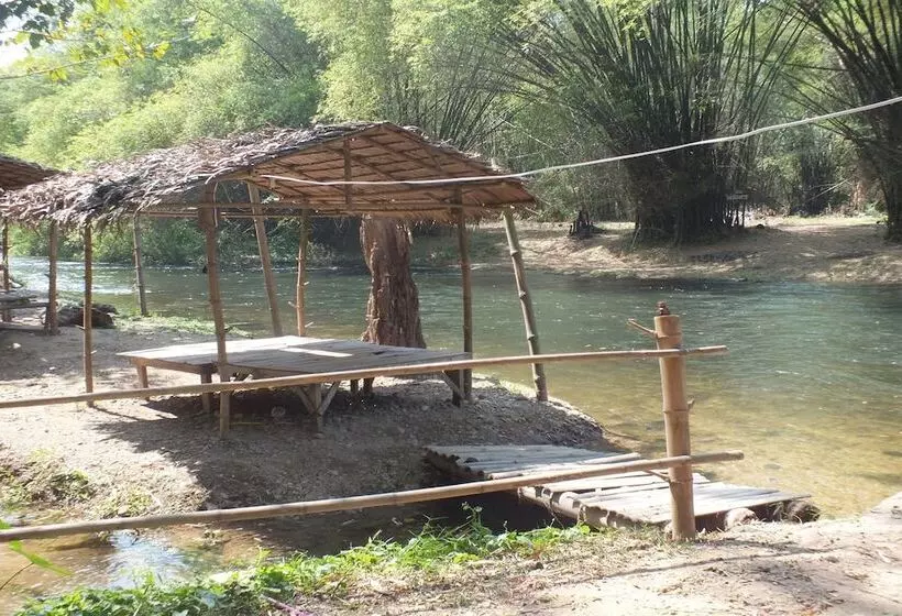 ホテル Baan Pennee