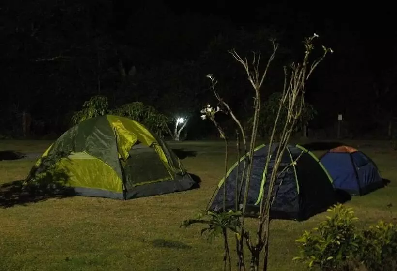 ホテル Baan Pennee