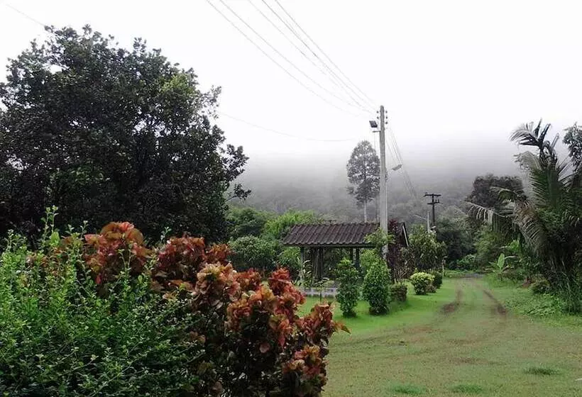 ホテル Baan Pennee