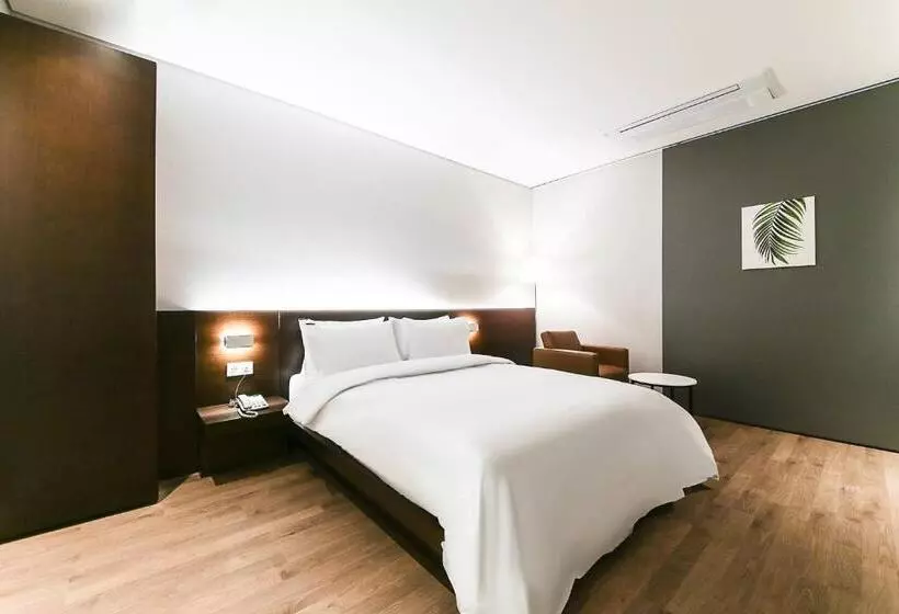 ホテル Golden River