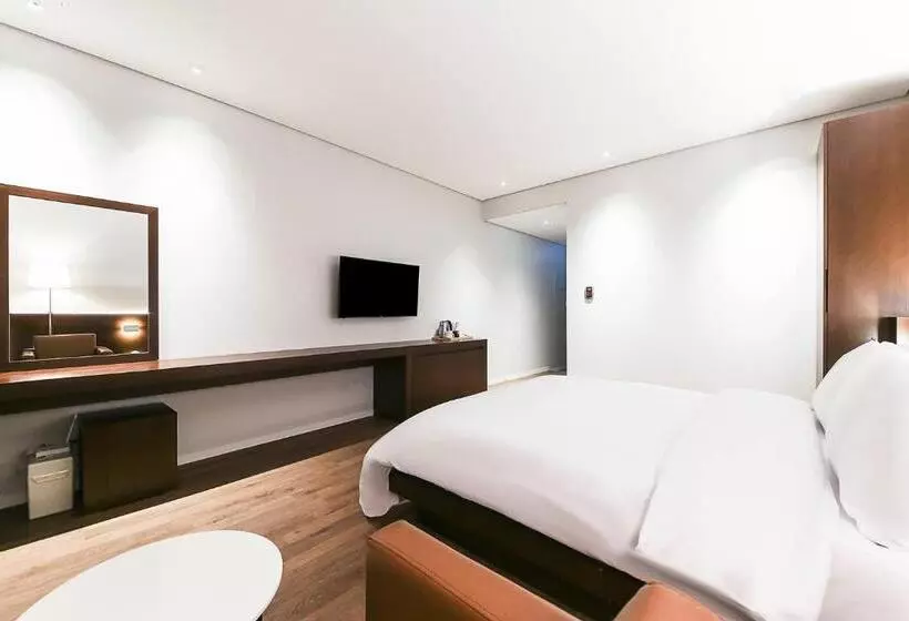 ホテル Golden River