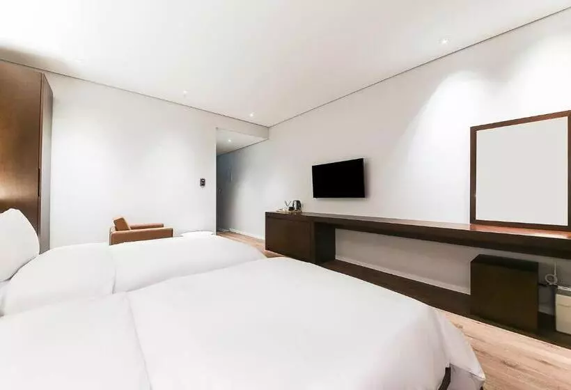 ホテル Golden River