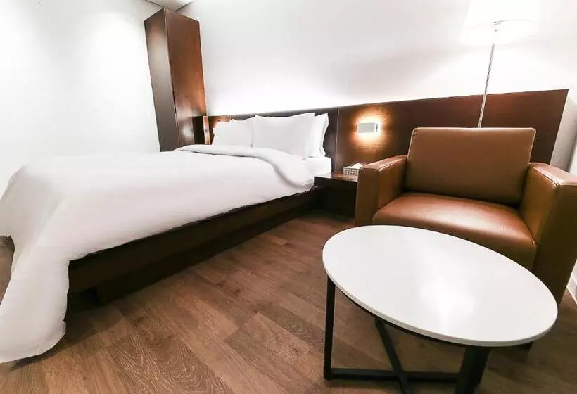 ホテル Golden River