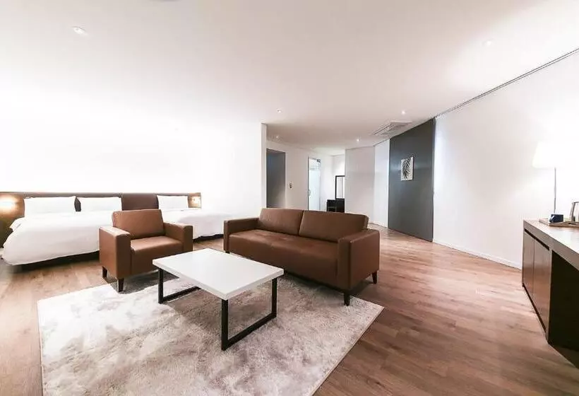 ホテル Golden River