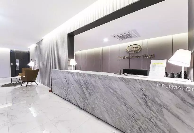 ホテル Golden River