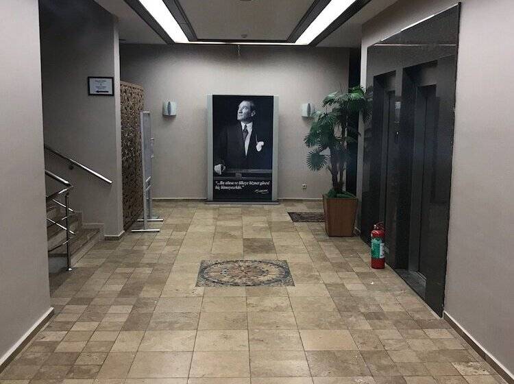 Отель Grand Eras