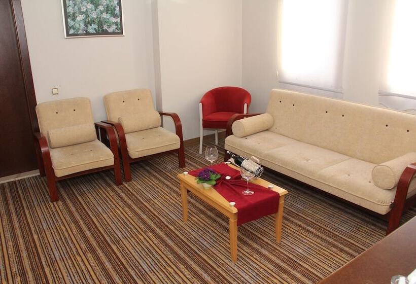 Отель Grand Eras