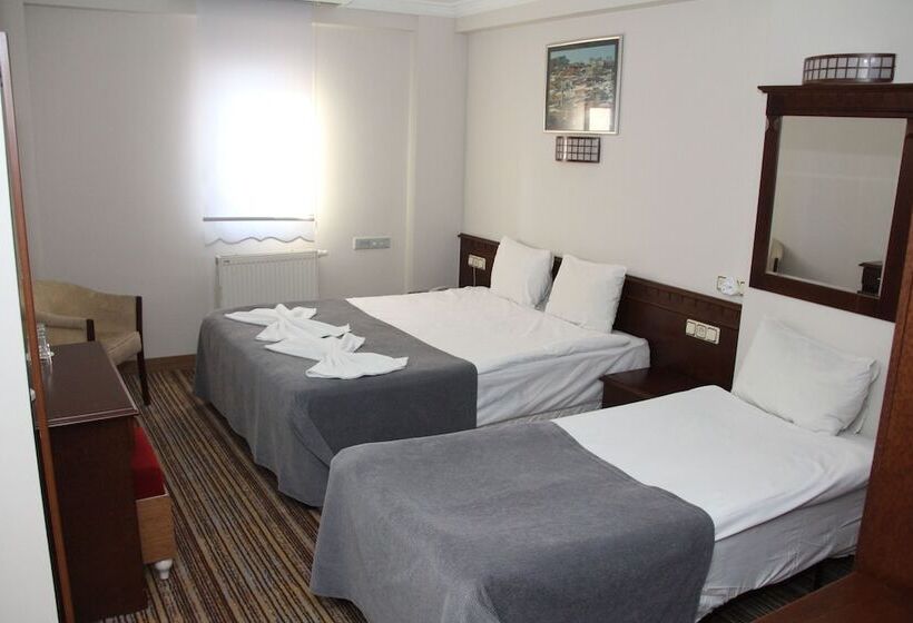 Отель Grand Eras