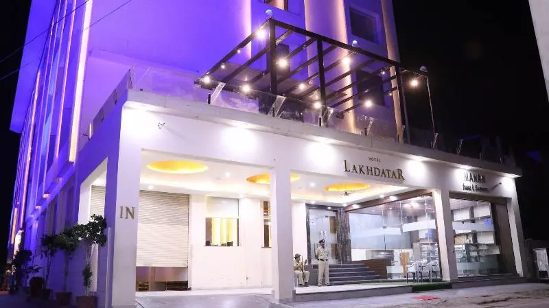 هتل Lakhdatar