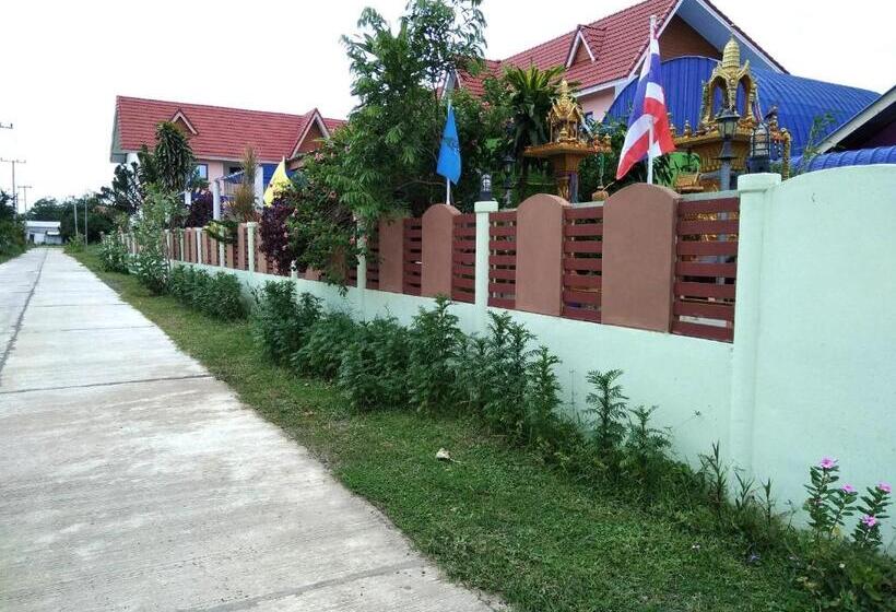 Hotel Peace Pool Resort