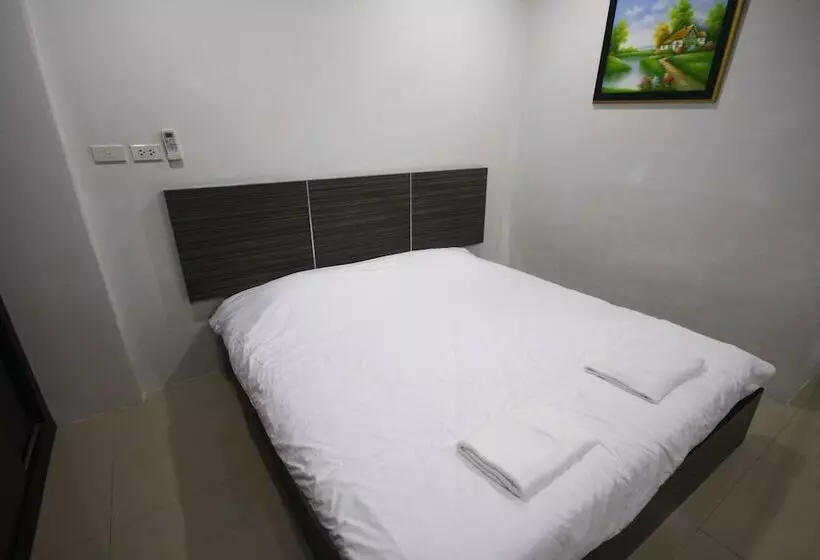 Hotelli Suchada Palace