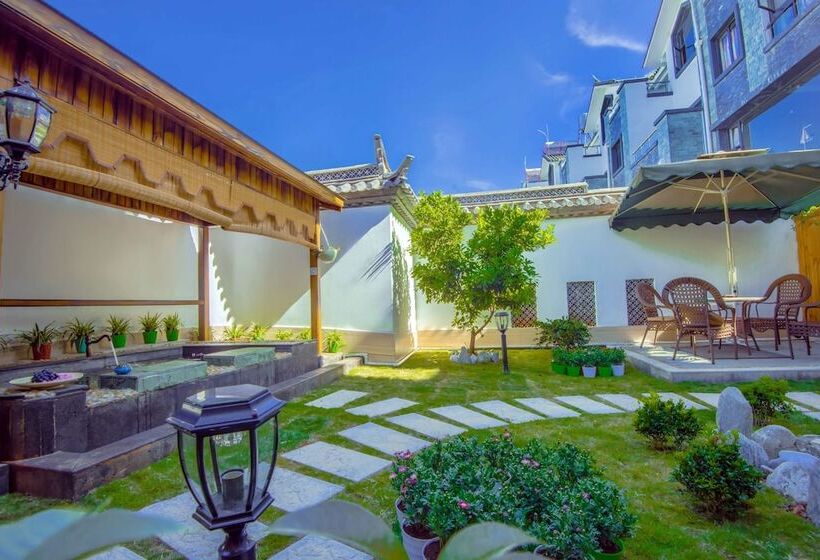 Loving Clouds Family Inn