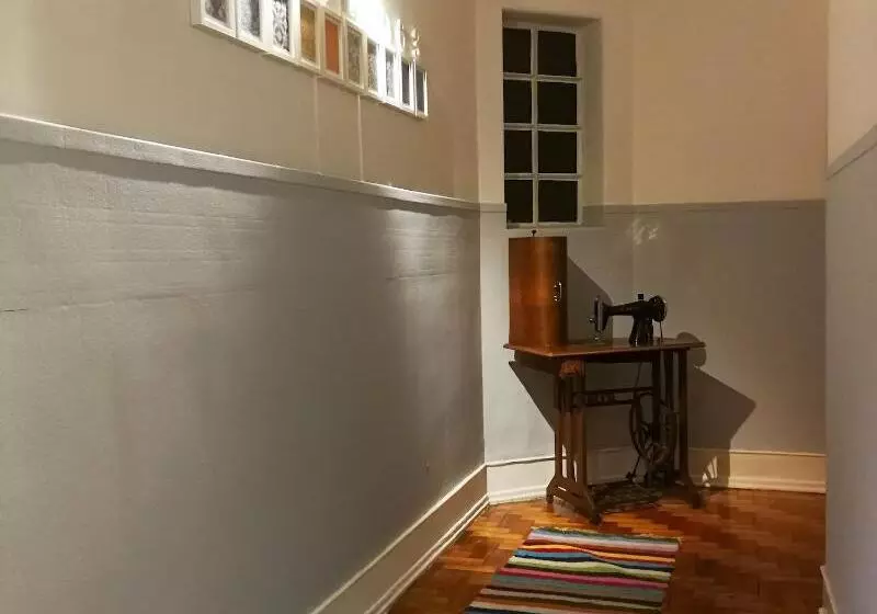 Majatalo Castilho 63 Hostel & Suites