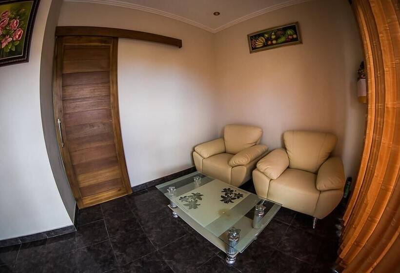 ペンション Villa Amari