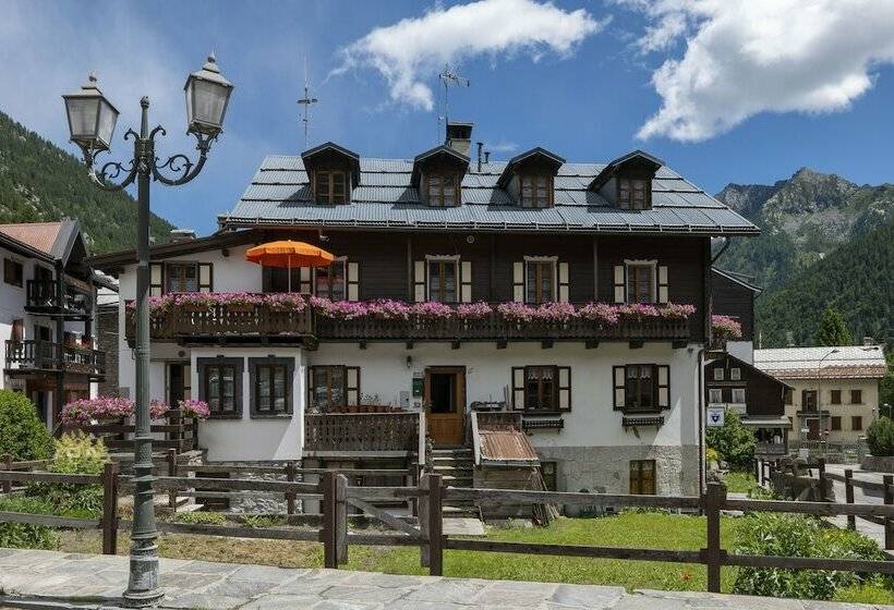 住所  Incanto Walser Apartments Piazza