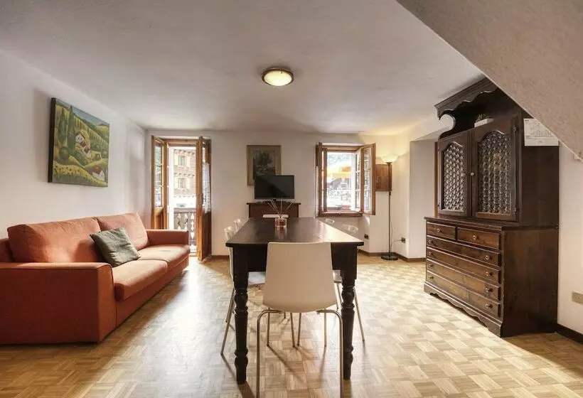 レジデンス Incanto Walser Apartments Piazza