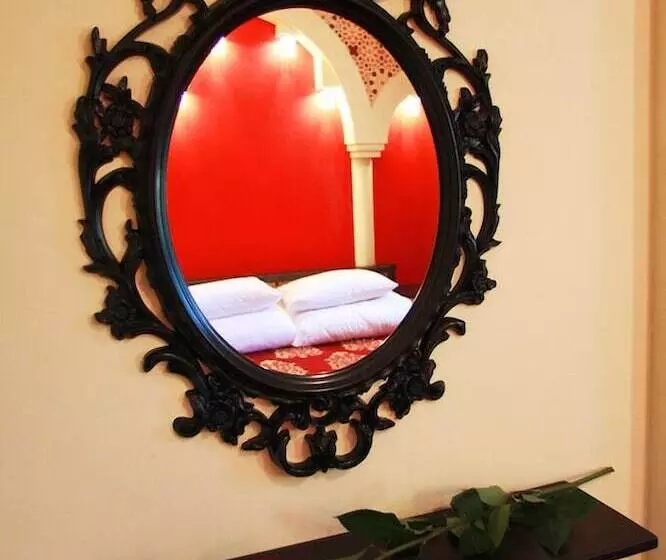 Shishki Na Lampushke   Vostochnaya Medina