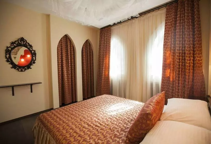 Shishki Na Lampushke   Vostochnaya Medina