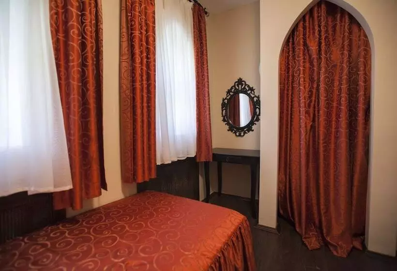 Shishki Na Lampushke   Vostochnaya Medina