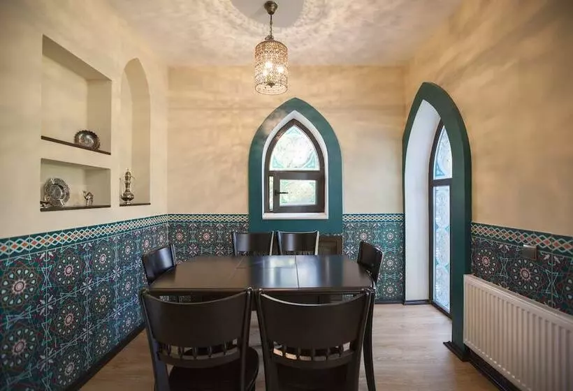 Shishki Na Lampushke   Vostochnaya Medina