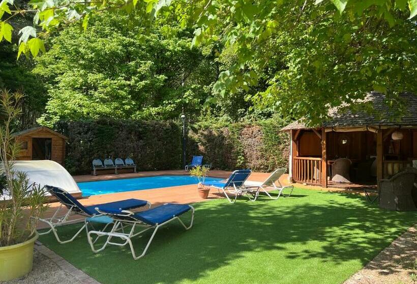 Bed and Breakfast Domaine De Pipangaille