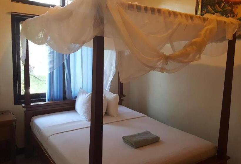 Aman Gati Hotel Lakey