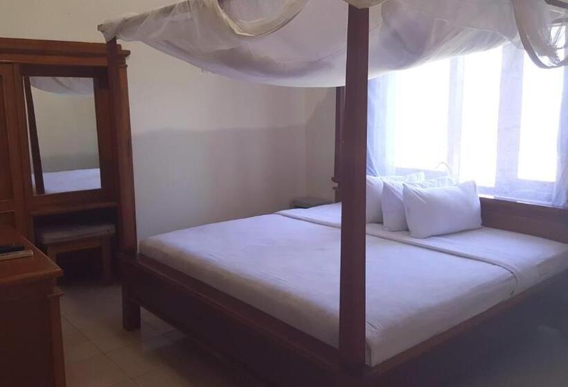 Aman Gati Hotel Lakey