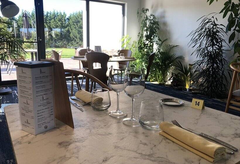 Отель Artémis Hôtel & Spa Bistro Coquet