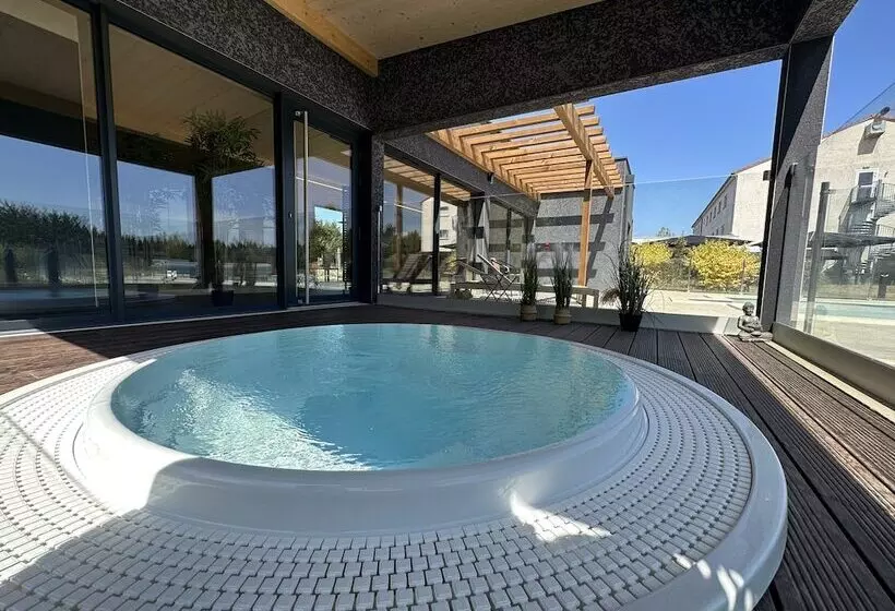 Hotelli Artémis Hôtel & Spa Bistro Coquet