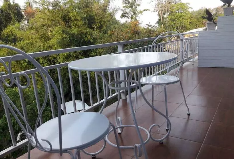 هتل Ban Kiangnam Resort