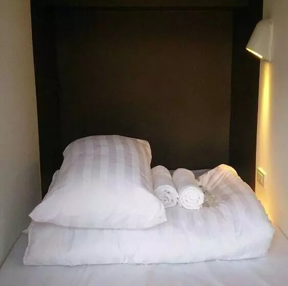Hotelli Capsule Hostel Chiangkhan