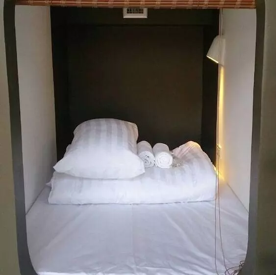 Hotelli Capsule Hostel Chiangkhan