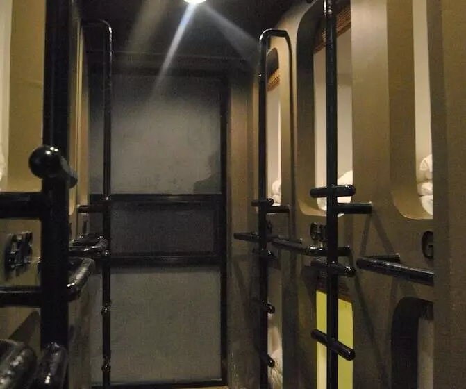 Hotelli Capsule Hostel Chiangkhan