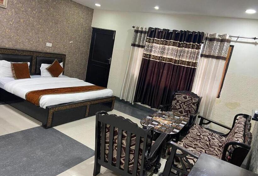 هتل Dev Palace By Wb Inn