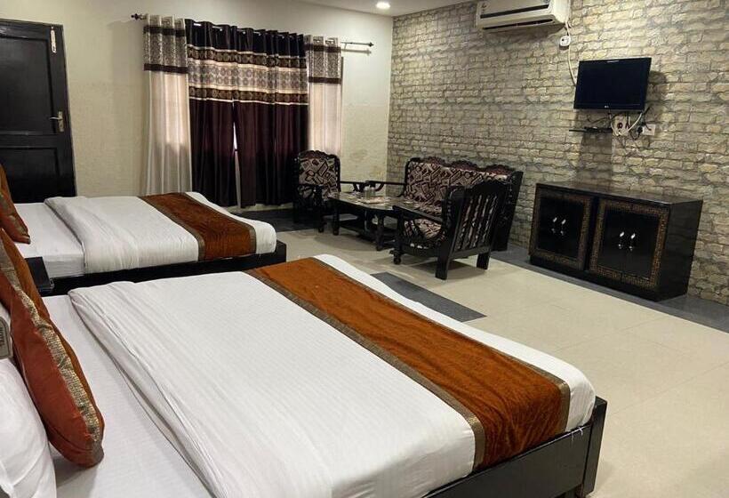 هتل Dev Palace By Wb Inn