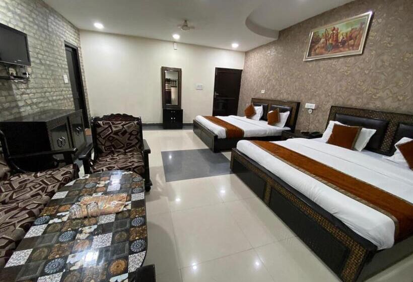 هتل Dev Palace By Wb Inn