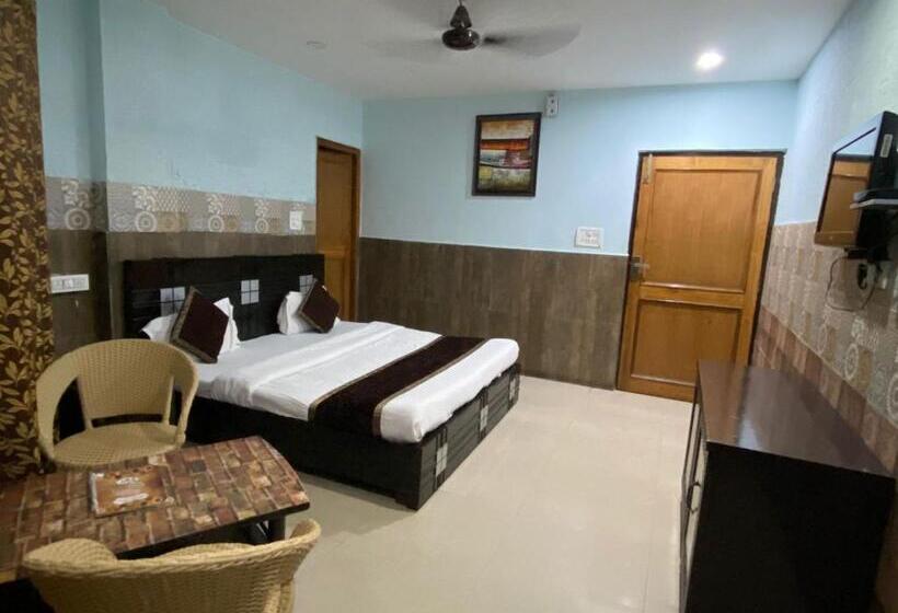 هتل Dev Palace By Wb Inn