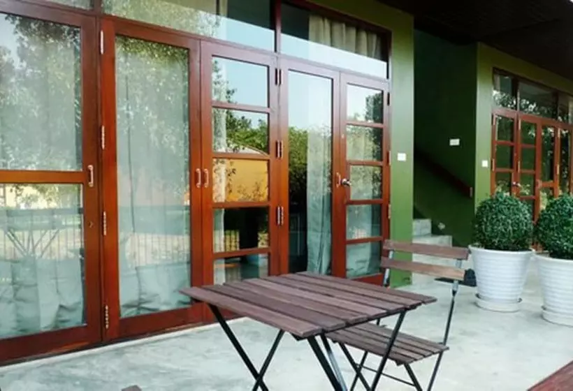 ホテル Doembang Villa