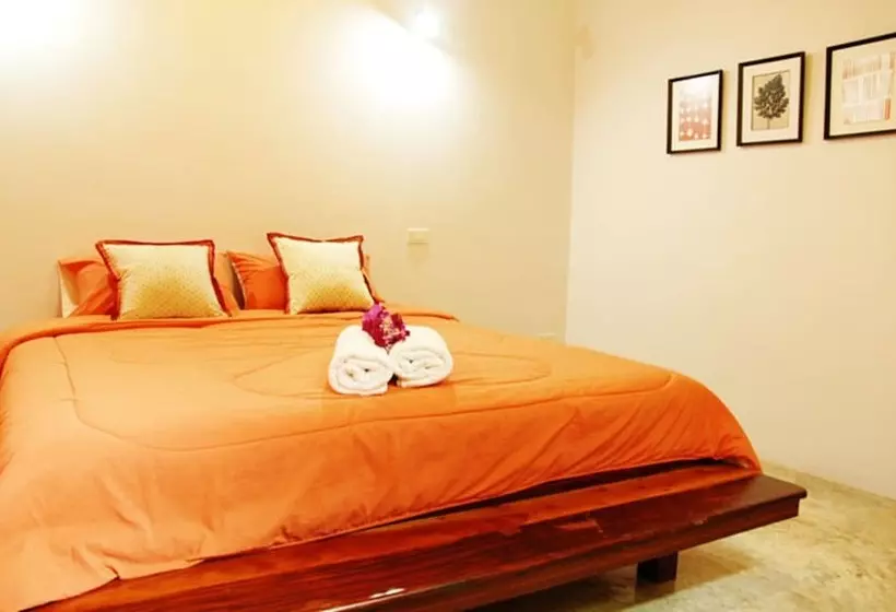 ホテル Doembang Villa