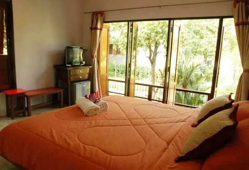 ホテル Doembang Villa