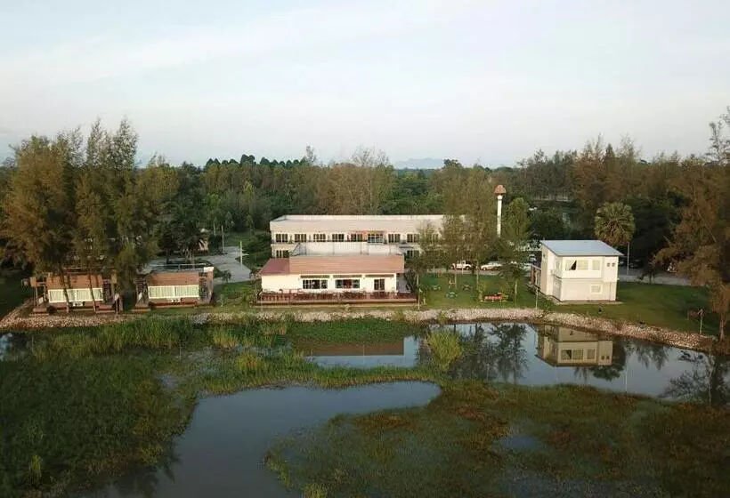 Hotelli Hadthong Resort