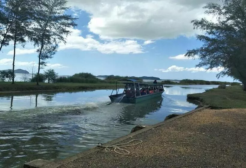 Hotelli Hadthong Resort