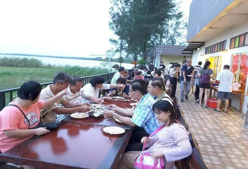 Hotelli Hadthong Resort