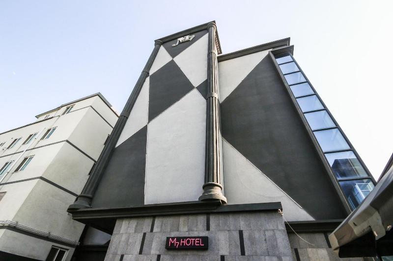 فندق M7 Business