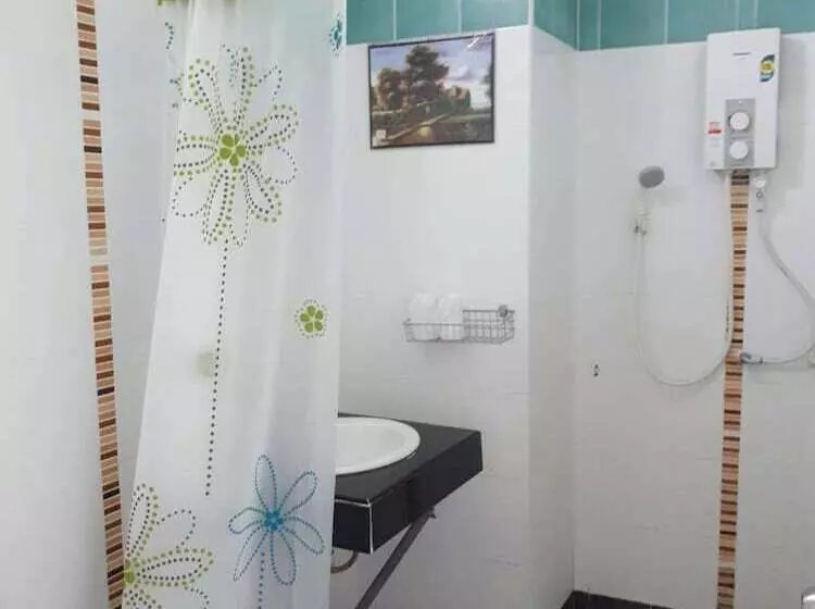 Hotelli Prakhonchai Resort