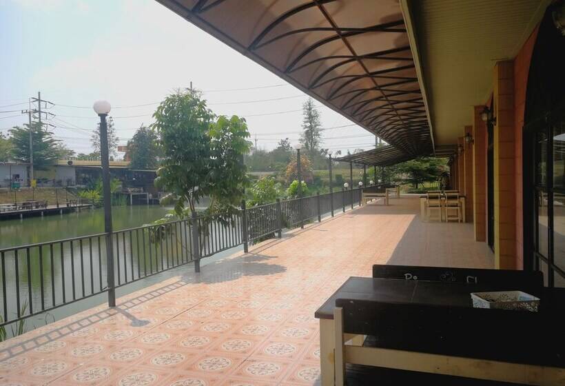 호텔 River & Flowers Resort