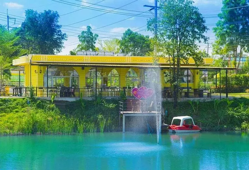 Hotelli River & Flowers Resort