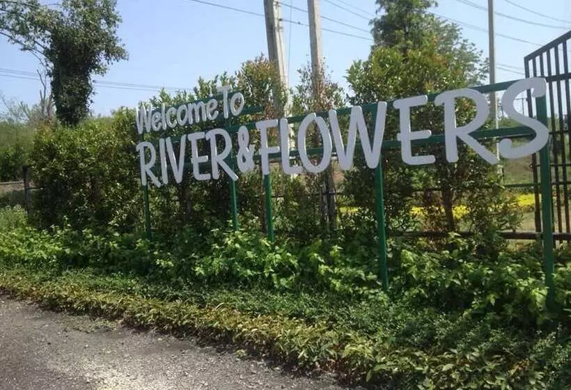 Hotelli River & Flowers Resort