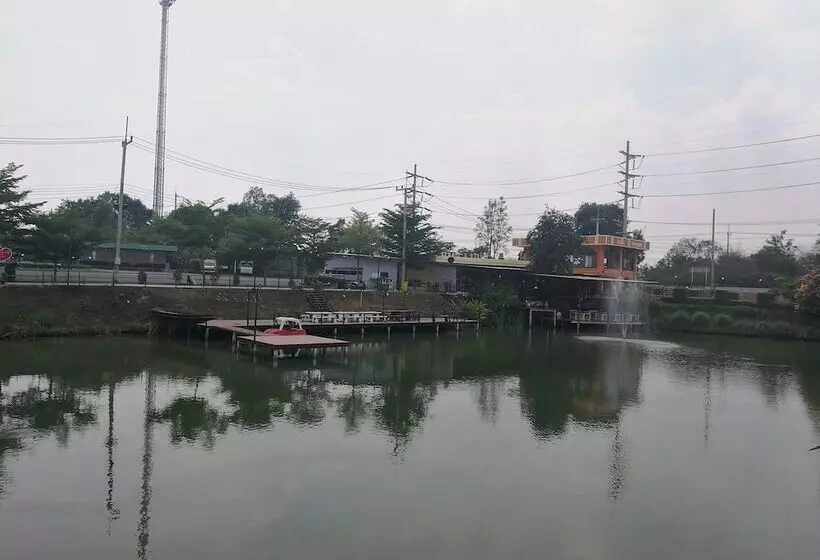 Hotelli River & Flowers Resort